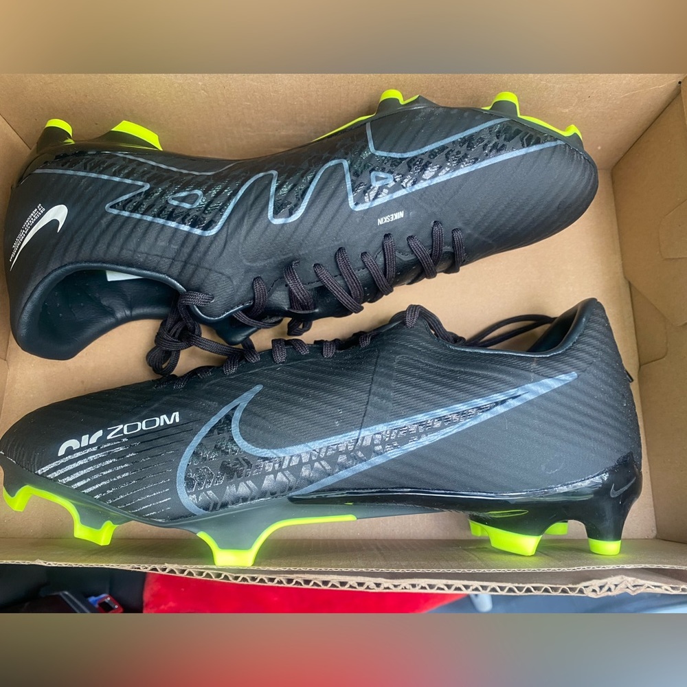 Nike Black and Neon Green Athletic Shoes